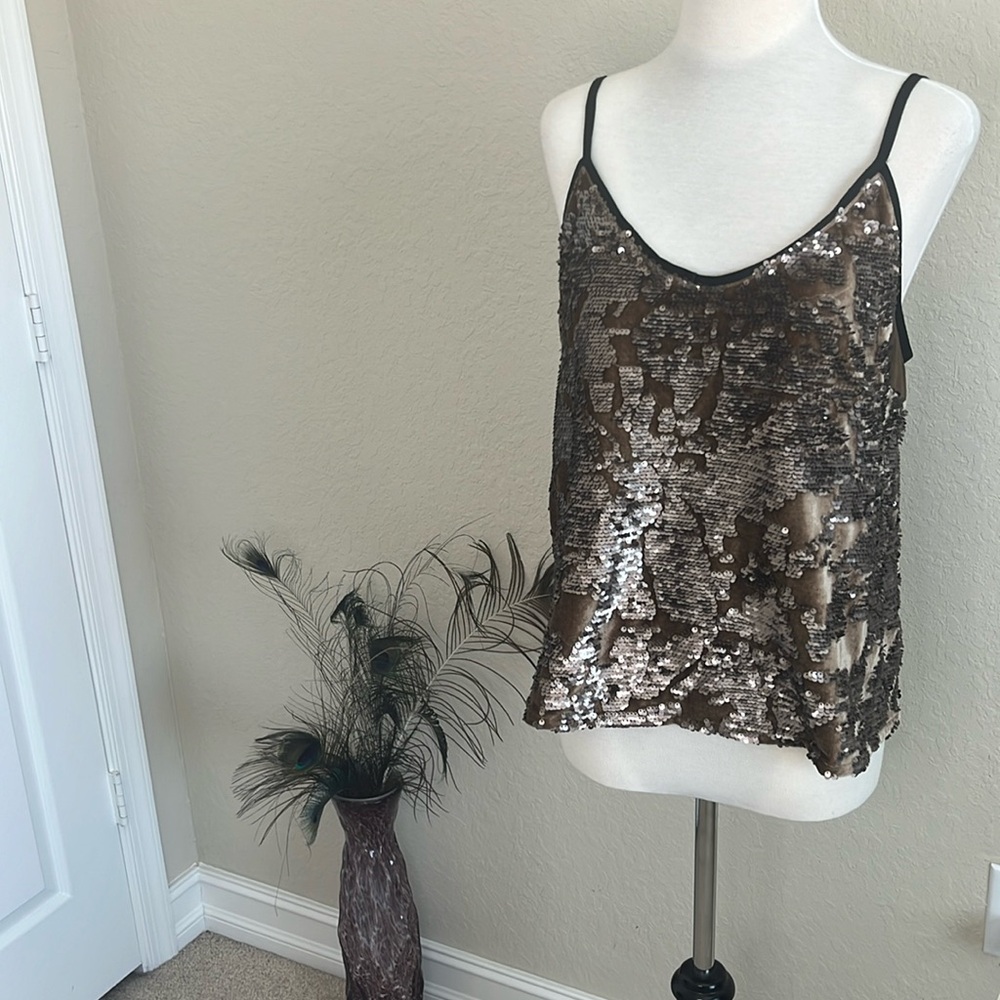 Dress of Forum Gold Tank top